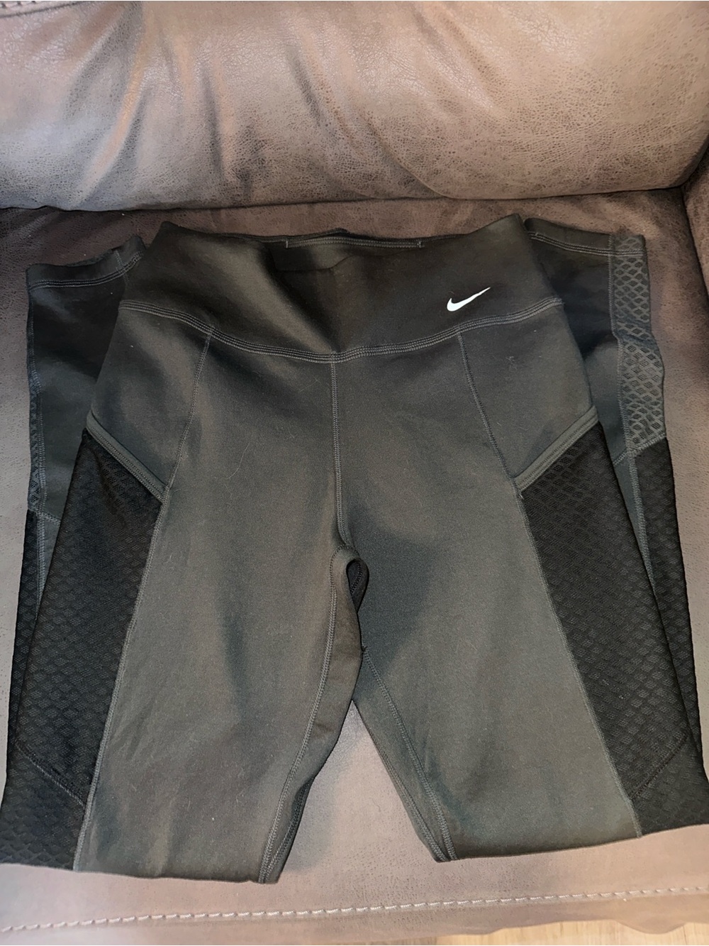 Nike Women’s Black Dri-FIT Full Length Leggings Mesh Side Panels Size Small